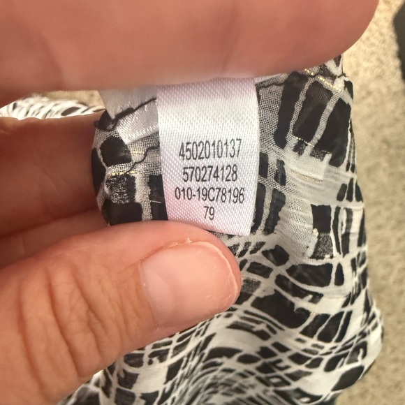 Chico’s Black and White Printed Ruffle Top Size 1/8-10 - Picture 8 of 8